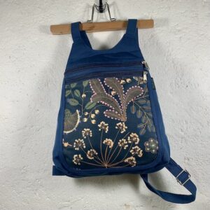 sac à dos en coton bleu et fleur beige